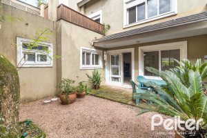 Casa em Condomínio à venda com 293m², 3 dormitórios, 1 suíte, 2 vagas, no bairro Tristeza em Porto Alegre