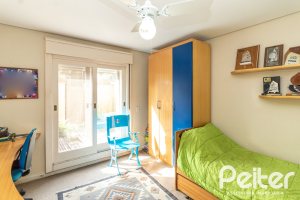 Casa em Condomínio à venda com 293m², 3 dormitórios, 1 suíte, 2 vagas, no bairro Tristeza em Porto Alegre