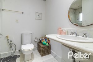 Casa em Condomínio à venda com 293m², 3 dormitórios, 1 suíte, 2 vagas, no bairro Tristeza em Porto Alegre