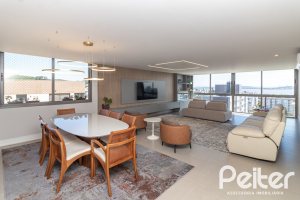 Apartamento à venda com 217m², 3 dormitórios, 3 suítes, 3 vagas, no bairro Tristeza em PORTO ALEGRE