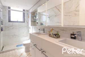 Apartamento à venda com 217m², 3 dormitórios, 3 suítes, 3 vagas, no bairro Tristeza em PORTO ALEGRE