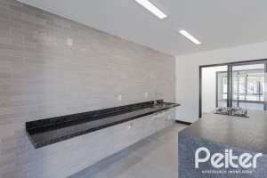 Casa à venda com 180m², 3 dormitórios, 1 suíte, 2 vagas, no bairro Ipanema em Porto Alegre