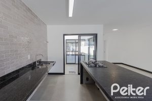 Casa à venda com 180m², 3 dormitórios, 1 suíte, 2 vagas, no bairro Ipanema em Porto Alegre