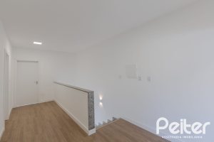 Casa à venda com 180m², 3 dormitórios, 1 suíte, 2 vagas, no bairro Ipanema em Porto Alegre