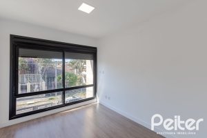 Casa à venda com 180m², 3 dormitórios, 1 suíte, 2 vagas, no bairro Ipanema em Porto Alegre