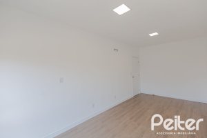 Casa à venda com 180m², 3 dormitórios, 1 suíte, 2 vagas, no bairro Ipanema em Porto Alegre