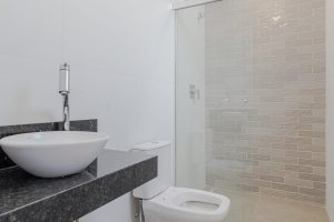 Casa à venda com 180m², 3 dormitórios, 1 suíte, 2 vagas, no bairro Ipanema em Porto Alegre