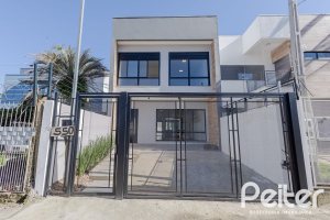 Casa à venda com 180m², 3 dormitórios, 1 suíte, 2 vagas, no bairro Ipanema em Porto Alegre