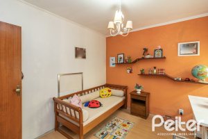 Casa à venda com 213m², 4 dormitórios, 1 suíte, 2 vagas, no bairro Vila Assunção em Porto Alegre
