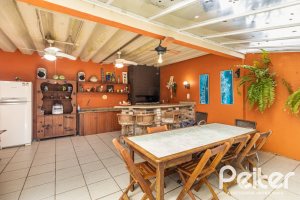 Casa à venda com 213m², 4 dormitórios, 1 suíte, 2 vagas, no bairro Vila Assunção em Porto Alegre