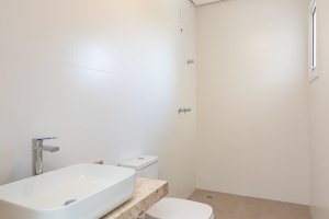Casa em Condomínio à venda com 150m², 3 dormitórios, 3 suítes, 2 vagas, no bairro Ipanema em Porto Alegre