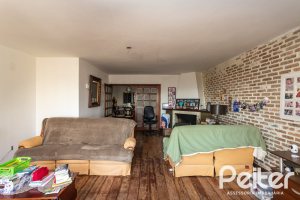 Casa à venda com 280m², 3 dormitórios, 1 suíte, 4 vagas, no bairro Tristeza em Porto Alegre