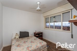 Casa à venda com 280m², 3 dormitórios, 1 suíte, 4 vagas, no bairro Tristeza em Porto Alegre