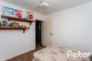 Casa à venda com 280m², 3 dormitórios, 1 suíte, 4 vagas, no bairro Tristeza em Porto Alegre