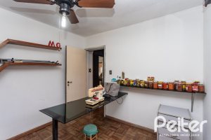 Casa à venda com 280m², 3 dormitórios, 1 suíte, 4 vagas, no bairro Tristeza em Porto Alegre