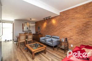 Casa à venda com 170m², 3 dormitórios, 1 suíte, 2 vagas, no bairro Tristeza em Porto Alegre