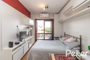 Casa à venda com 170m², 3 dormitórios, 1 suíte, 2 vagas, no bairro Tristeza em Porto Alegre
