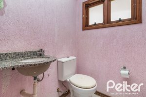 Casa à venda com 170m², 3 dormitórios, 1 suíte, 2 vagas, no bairro Tristeza em Porto Alegre