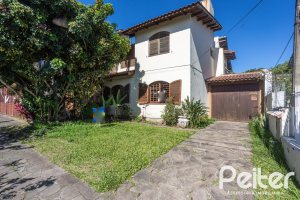 Casa à venda com 171m², 3 dormitórios, 1 suíte, no bairro Ipanema em Porto Alegre