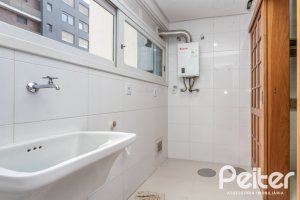 Apartamento à venda com 95m², 3 dormitórios, 1 suíte, 2 vagas, no bairro Tristeza em PORTO ALEGRE