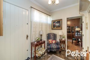 Casa à venda com 298m², 4 dormitórios, 1 suíte, 2 vagas, no bairro Ipanema em Porto Alegre