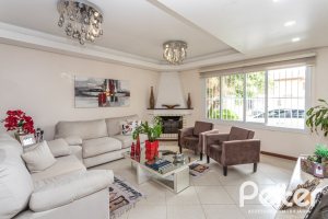 Casa à venda com 309m², 5 dormitórios, 3 suítes, 4 vagas, no bairro Ipanema em Porto Alegre