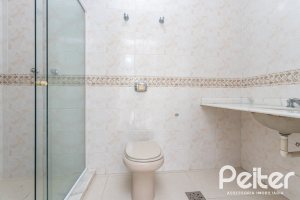 Casa à venda com 309m², 5 dormitórios, 3 suítes, 4 vagas, no bairro Ipanema em Porto Alegre