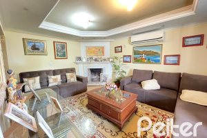 Casa à venda com 300m², 3 dormitórios, 1 suíte, 5 vagas, no bairro Ipanema em Porto Alegre