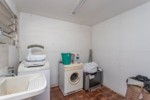 Casa à venda com 350m², 3 dormitórios, 3 suítes, 2 vagas, no bairro Ipanema em Porto Alegre