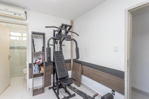 Casa à venda com 350m², 3 dormitórios, 3 suítes, 2 vagas, no bairro Ipanema em Porto Alegre