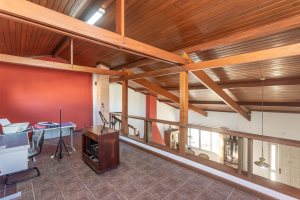 Casa à venda com 350m², 3 dormitórios, 3 suítes, 2 vagas, no bairro Ipanema em Porto Alegre