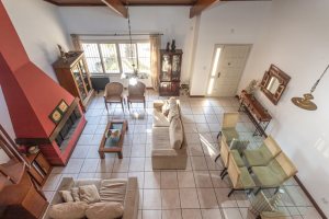 Casa à venda com 350m², 3 dormitórios, 3 suítes, 2 vagas, no bairro Ipanema em Porto Alegre