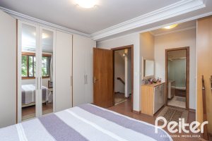 Casa em Condomínio à venda com 340m², 3 dormitórios, 1 suíte, 2 vagas, no bairro Jardim Isabel em Porto Alegre