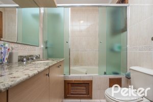 Casa em Condomínio à venda com 340m², 3 dormitórios, 1 suíte, 2 vagas, no bairro Jardim Isabel em Porto Alegre