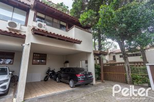 Casa em Condomínio à venda com 340m², 3 dormitórios, 1 suíte, 2 vagas, no bairro Jardim Isabel em Porto Alegre