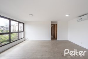 Apartamento à venda com 90m², 3 dormitórios, 1 suíte, 2 vagas, no bairro Tristeza em PORTO ALEGRE