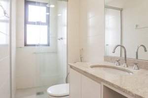 Apartamento à venda com 90m², 3 dormitórios, 1 suíte, 2 vagas, no bairro Tristeza em PORTO ALEGRE