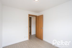 Apartamento à venda com 90m², 3 dormitórios, 1 suíte, 2 vagas, no bairro Tristeza em PORTO ALEGRE