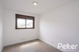 Apartamento à venda com 90m², 3 dormitórios, 1 suíte, 2 vagas, no bairro Tristeza em PORTO ALEGRE