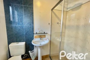 Casa à venda com 338m², 6 dormitórios, 3 suítes, 4 vagas, no bairro Ipanema em Porto Alegre