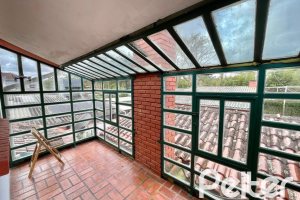 Casa à venda com 338m², 6 dormitórios, 3 suítes, 4 vagas, no bairro Ipanema em Porto Alegre