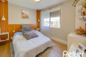 Apartamento à venda com 120m², 3 dormitórios, 3 suítes, 2 vagas, no bairro Menino Deus em Porto Alegre