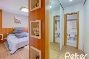 Apartamento à venda com 120m², 3 dormitórios, 3 suítes, 2 vagas, no bairro Menino Deus em Porto Alegre