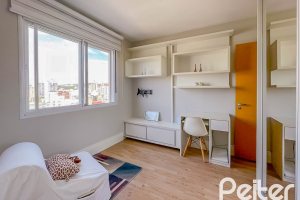 Apartamento à venda com 120m², 3 dormitórios, 3 suítes, 2 vagas, no bairro Menino Deus em Porto Alegre