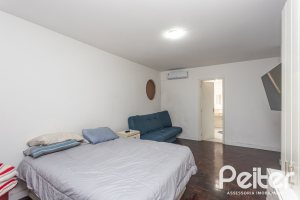 Casa à venda com 272m², 3 dormitórios, 2 suítes, 2 vagas, no bairro Ipanema em Porto Alegre