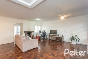 Casa à venda com 272m², 3 dormitórios, 2 suítes, 2 vagas, no bairro Ipanema em Porto Alegre