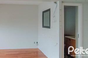 Apartamento à venda com 40m², 1 dormitório, 1 vaga, no bairro Cristal em PORTO ALEGRE