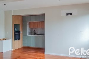 Apartamento à venda com 40m², 1 dormitório, 1 vaga, no bairro Cristal em PORTO ALEGRE