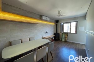 Casa à venda com 85m², 2 dormitórios, 2 vagas, no bairro Hípica em Porto Alegre