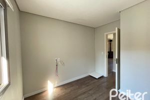 Casa à venda com 85m², 2 dormitórios, 2 vagas, no bairro Hípica em Porto Alegre